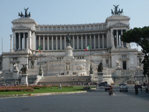 Piazza Venezia Piazza Venezia - Monumento Al Milite Ignoto (1 Aug 02)