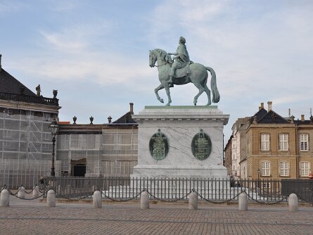Amalienborg Palace A visit to Amalienborg Palace & surrounding areas
