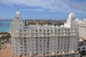 DSC_7380 Riu Palce Hotel next to the Westin