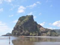 DSC_1322 View of Lion Rock - Piha Beach (Piha, New Zealand)