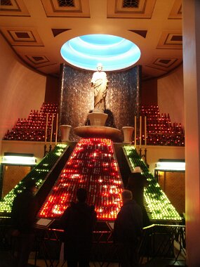 L&#39;Oratoire Saint-Joseph (29 Nov 03)    [ JHB Travel Photos ]