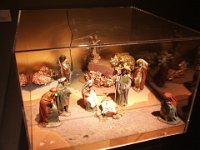 PICT0634 Christmas displays -- L'Oratoire Saint-Joseph (29 Nov 03)