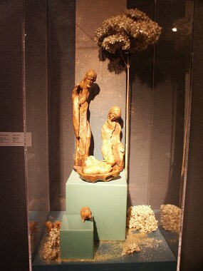 Christmas displays -- L&#39;Oratoire Saint-Joseph (29 Nov 03)    [ JHB Travel Photos ]