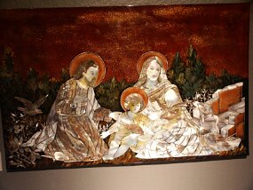 Christmas displays -- L&#39;Oratoire Saint-Joseph (29 Nov 03)    [ JHB Travel Photos ]