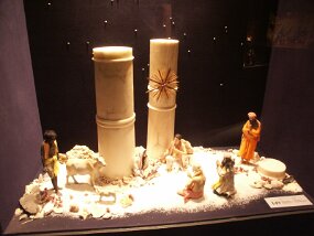 Christmas displays -- L&#39;Oratoire Saint-Joseph (29 Nov 03)    [ JHB Travel Photos ]