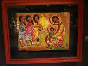 Christmas displays -- L&#39;Oratoire Saint-Joseph (29 Nov 03)    [ JHB Travel Photos ]