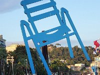 2023-05-24 20.14.34 La chaise bleue de SAB -- Nice - 24-May-23