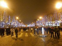 IMGP0859 New Year's on Avenue des Champs-Élysées (Paris, Île-de-France, France)